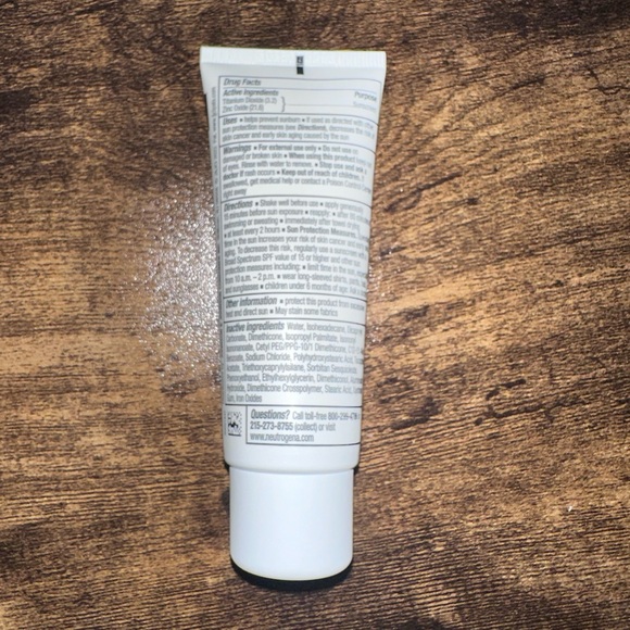 ⭐️5 for $10 Neutrogena mineral UV-Tint light - Picture 2 of 5